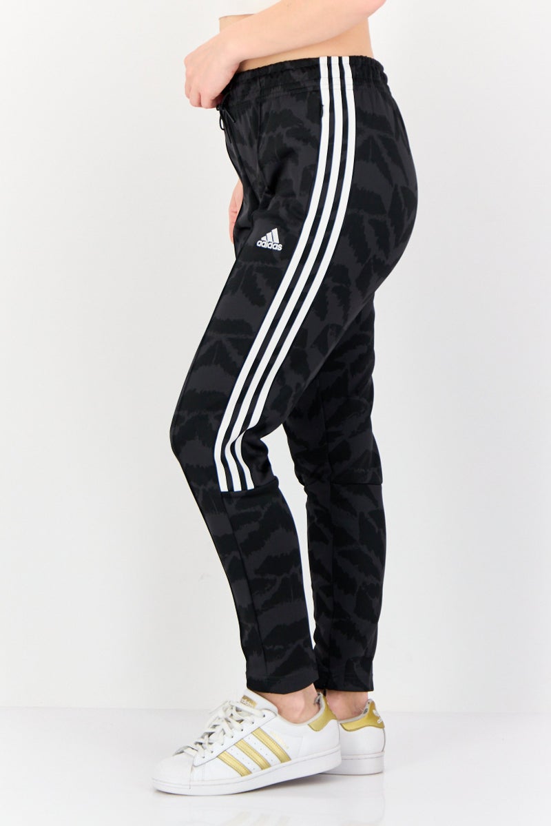 Adidas سروال رياضي نسائي مناسب مع حبل سحب للتدريب، متعدد الألوان - Image 3